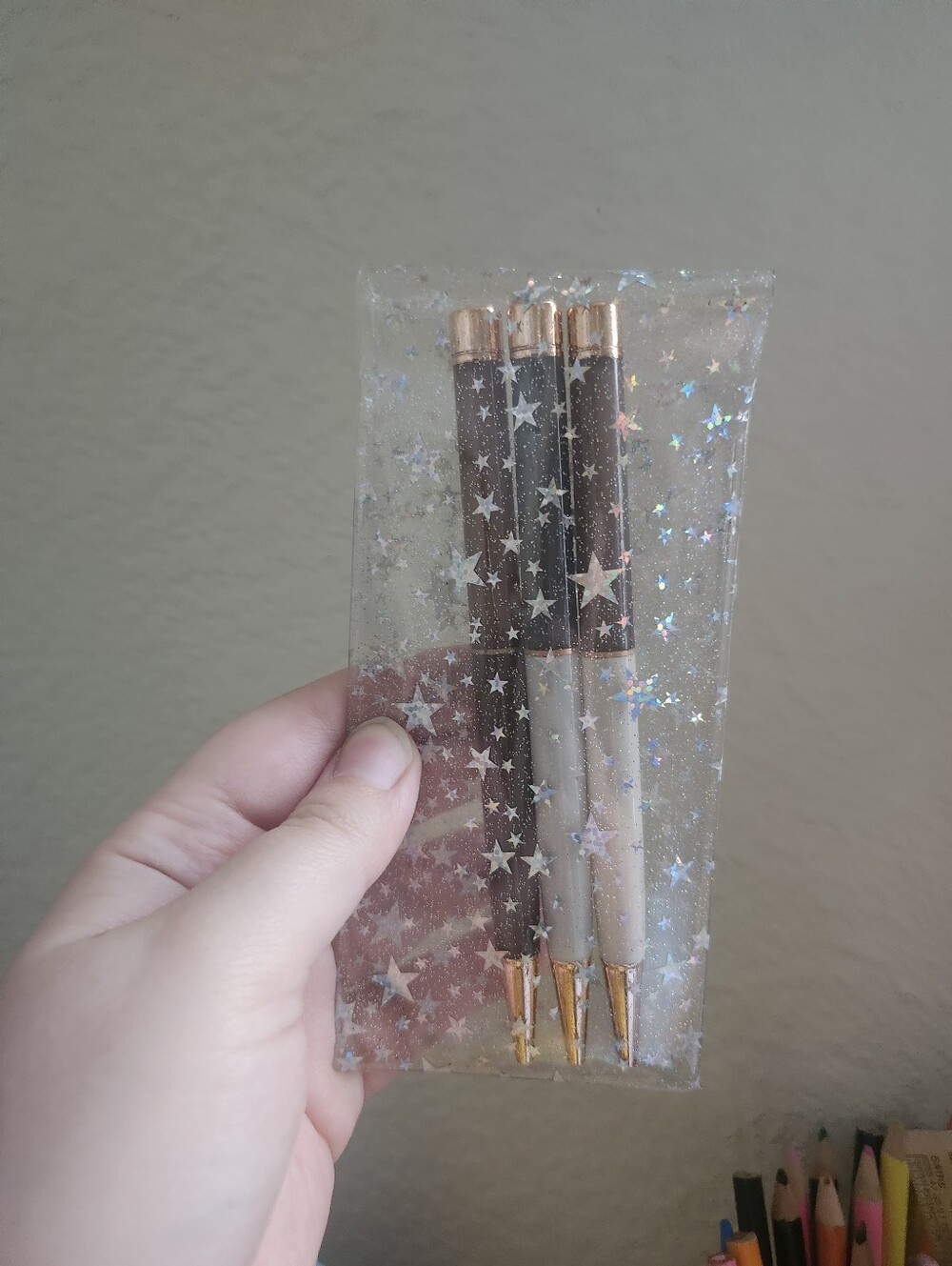 Stylish Black and Cream Gel Pen Set with Rose Gold Accents